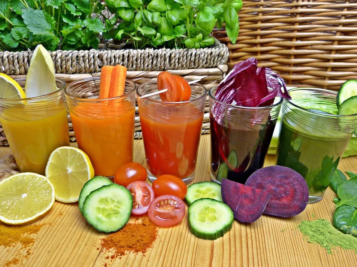 detox, detoxify, diet, vitamins, healthy, fresh, smoothie, health, nature, food, nourishment, naturally, vegetarian, salad, bio, meal, juice, vegetables, vegetable juice, freshly squeezed, ecologically, shopping, enjoyment, virus, flu, prevent, cook, carrots, tomatoes, beetroot, barley grass, matcha